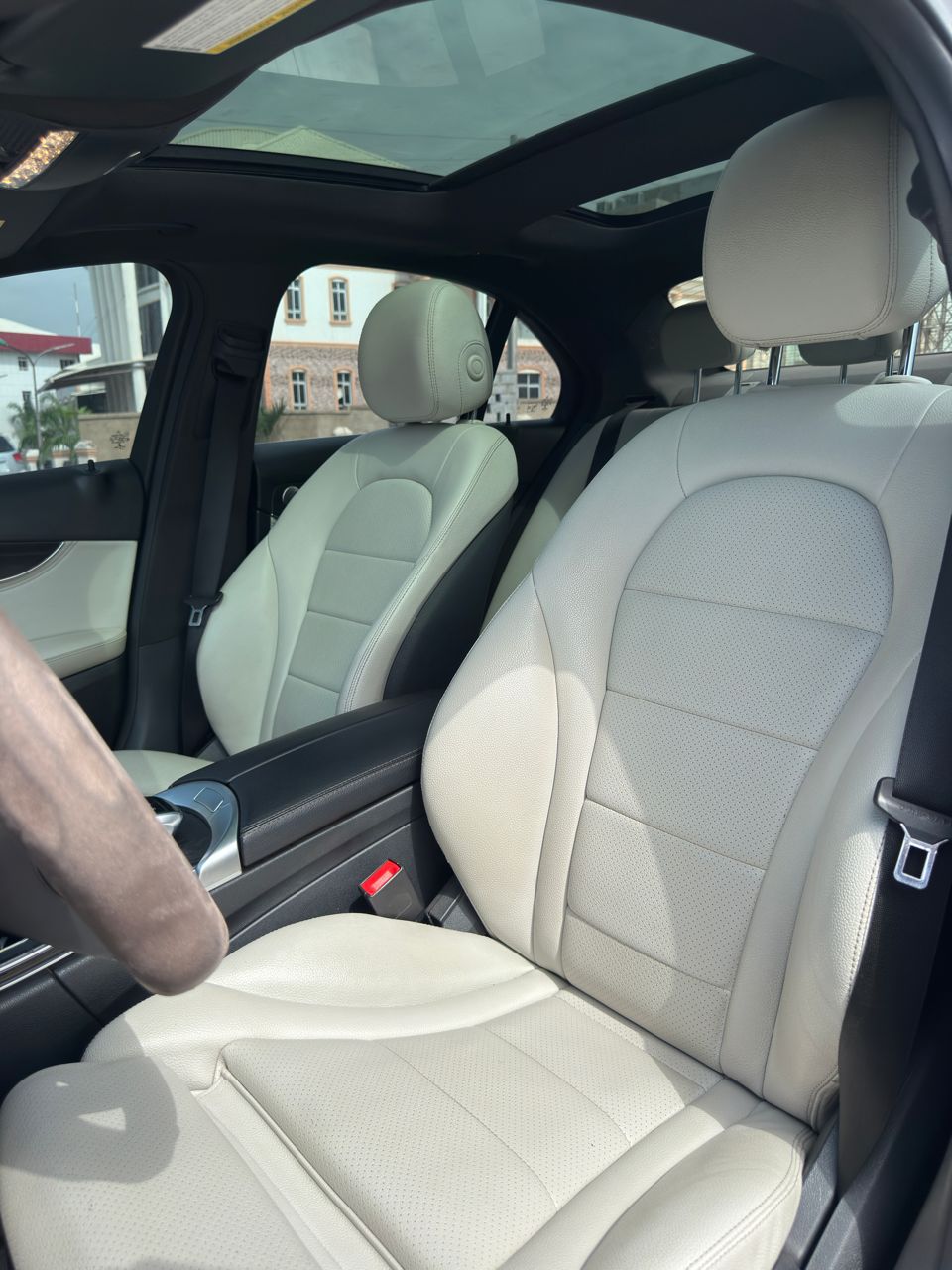 
								2015 MERCEDES BENZ C300 full									