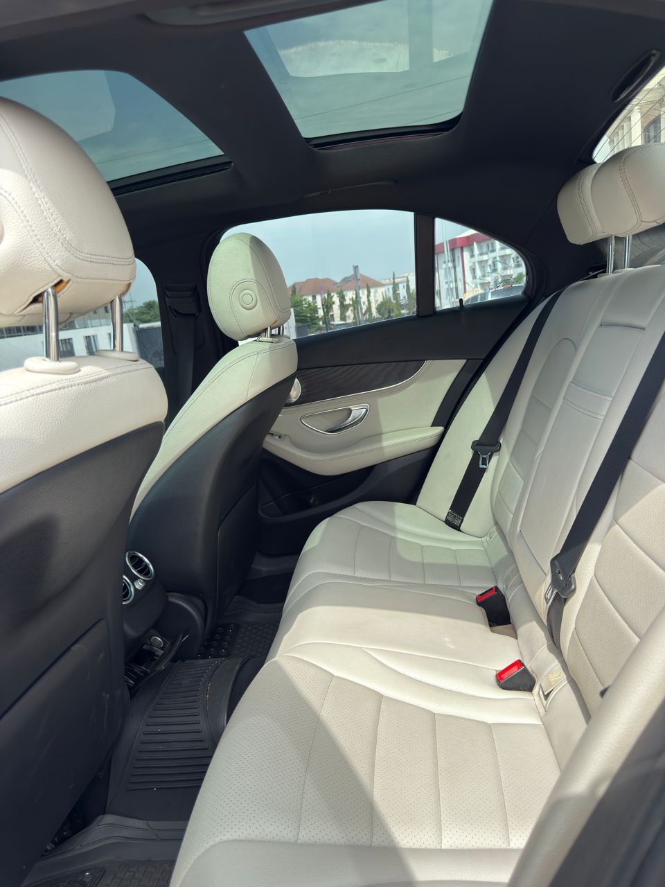 
								2015 MERCEDES BENZ C300 full									