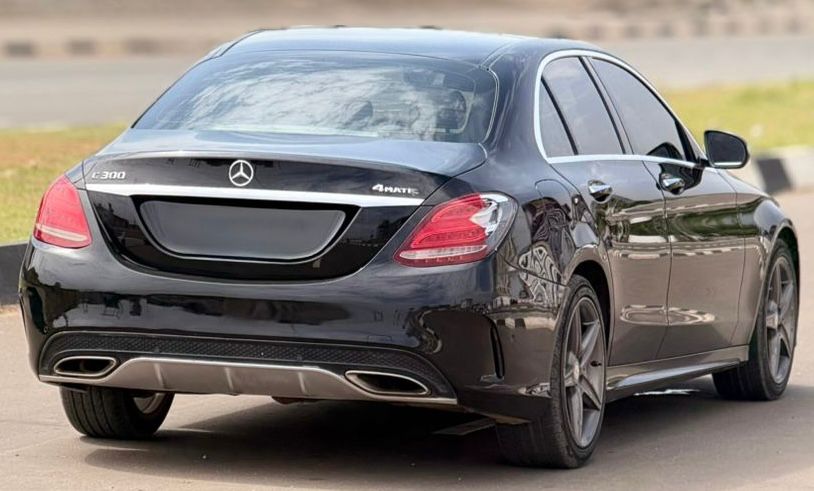 
								2015 MERCEDES BENZ C300 full									