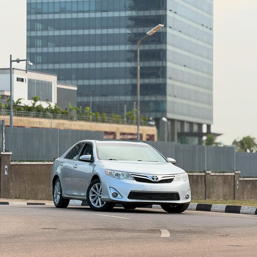 
								TOYOTA CAMRY XLE V4 2013 full									