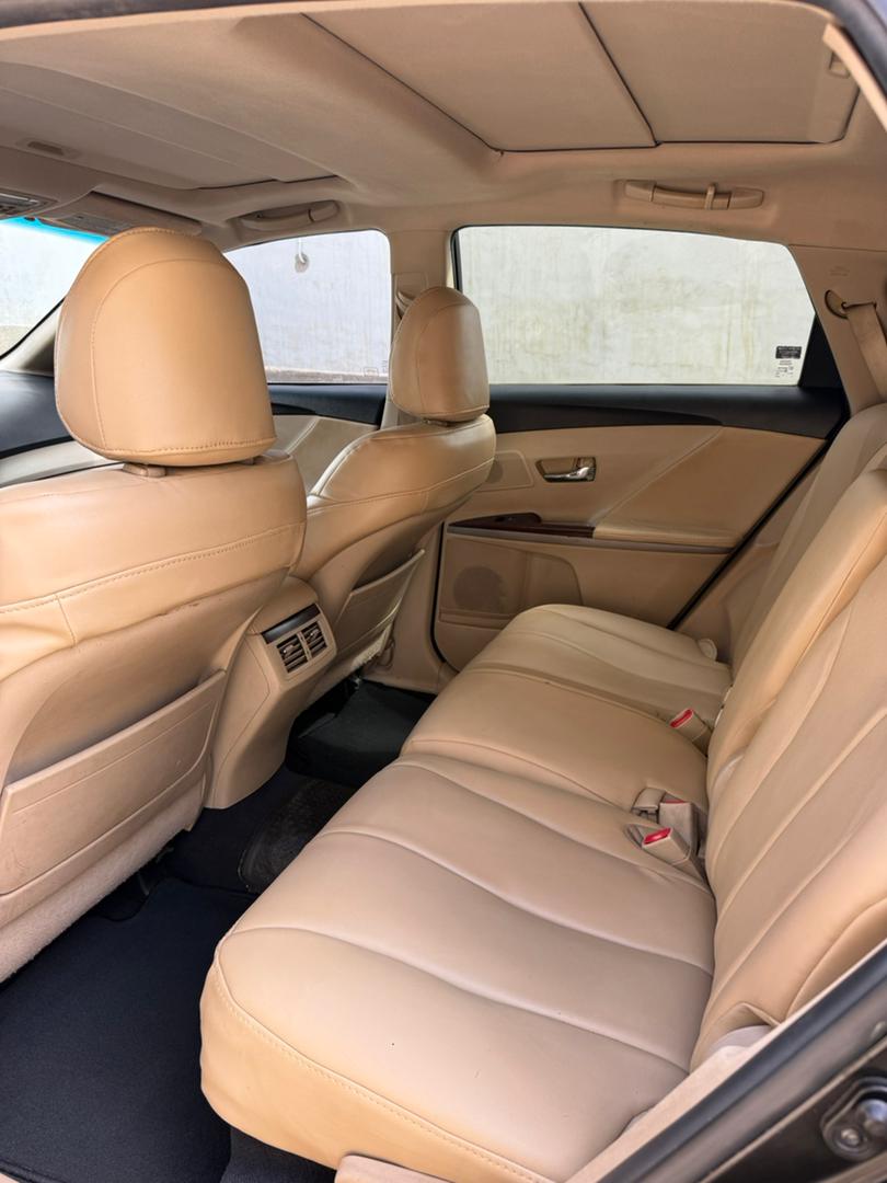 
								TOYOTA VENZA full									