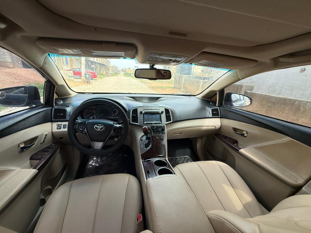 
								TOYOTA VENZA full									