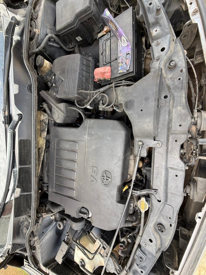 
								TOYOTA VENZA full									
