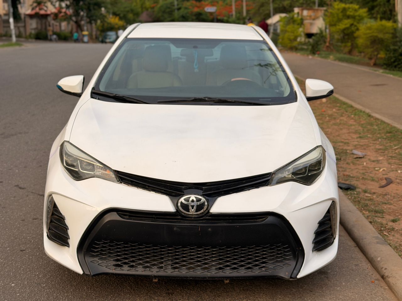 
								Toyota Corolla 2014 full									