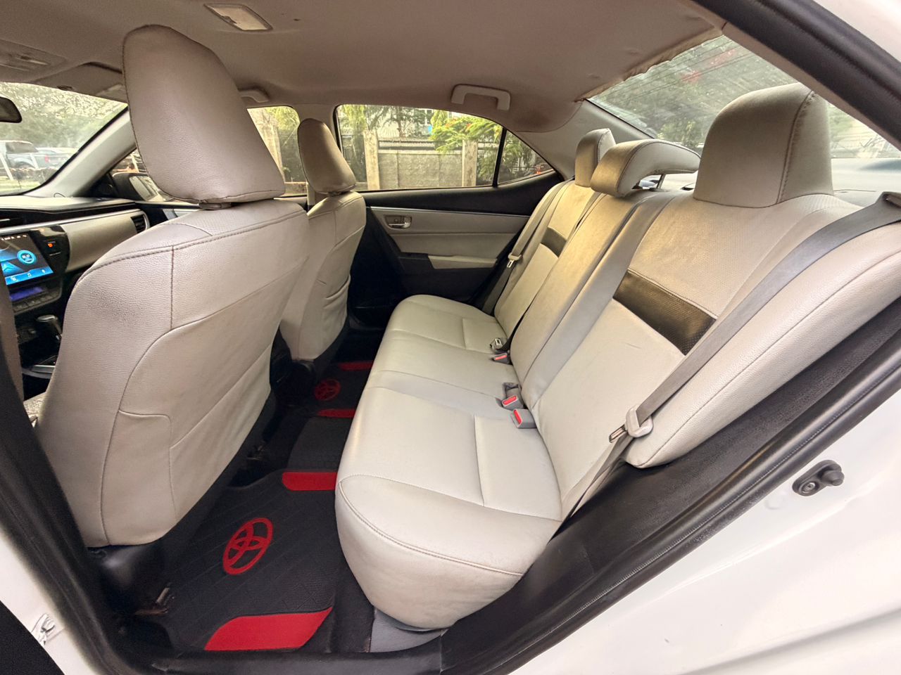 
								Toyota Corolla 2014 full									