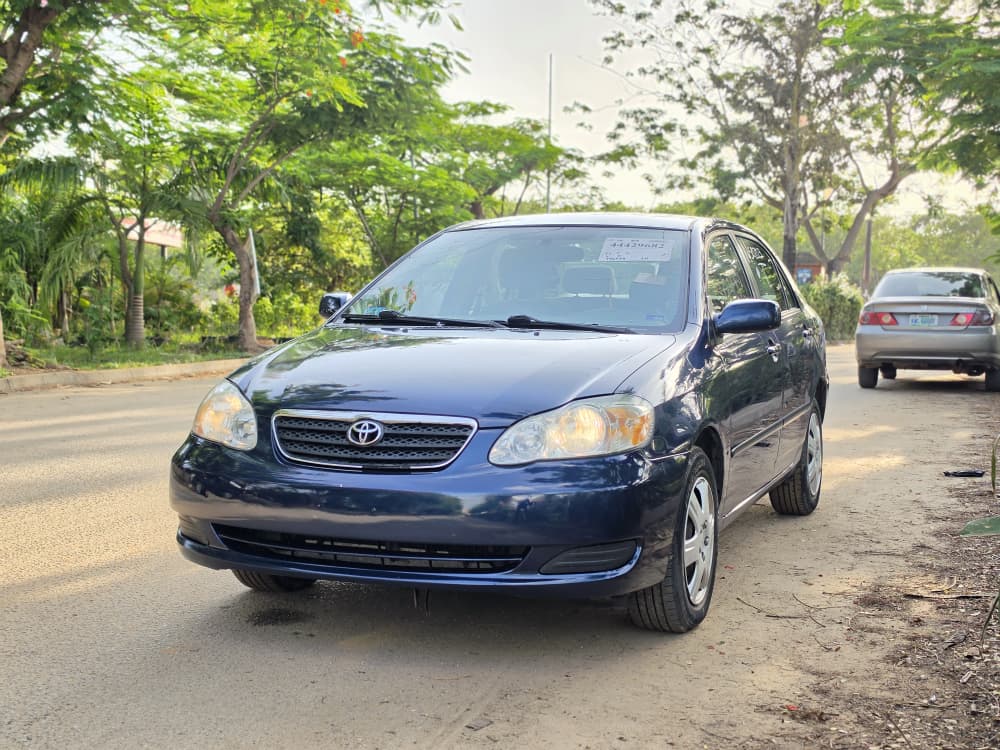 
								2007 Toyota corolla LE full									