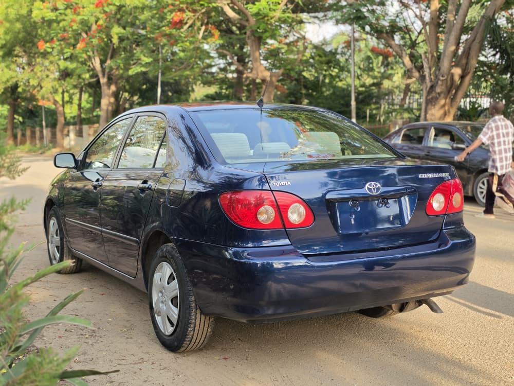 
								2007 Toyota corolla LE full									
