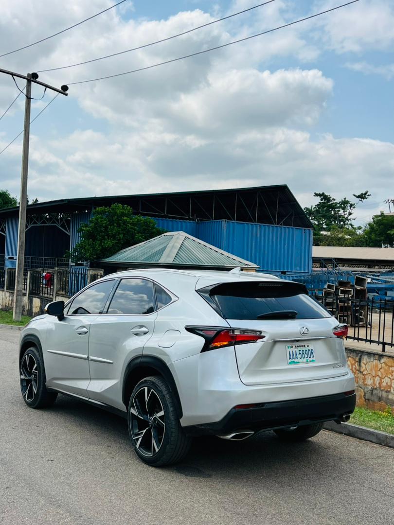 
								Lexus NX200T 2016 full									