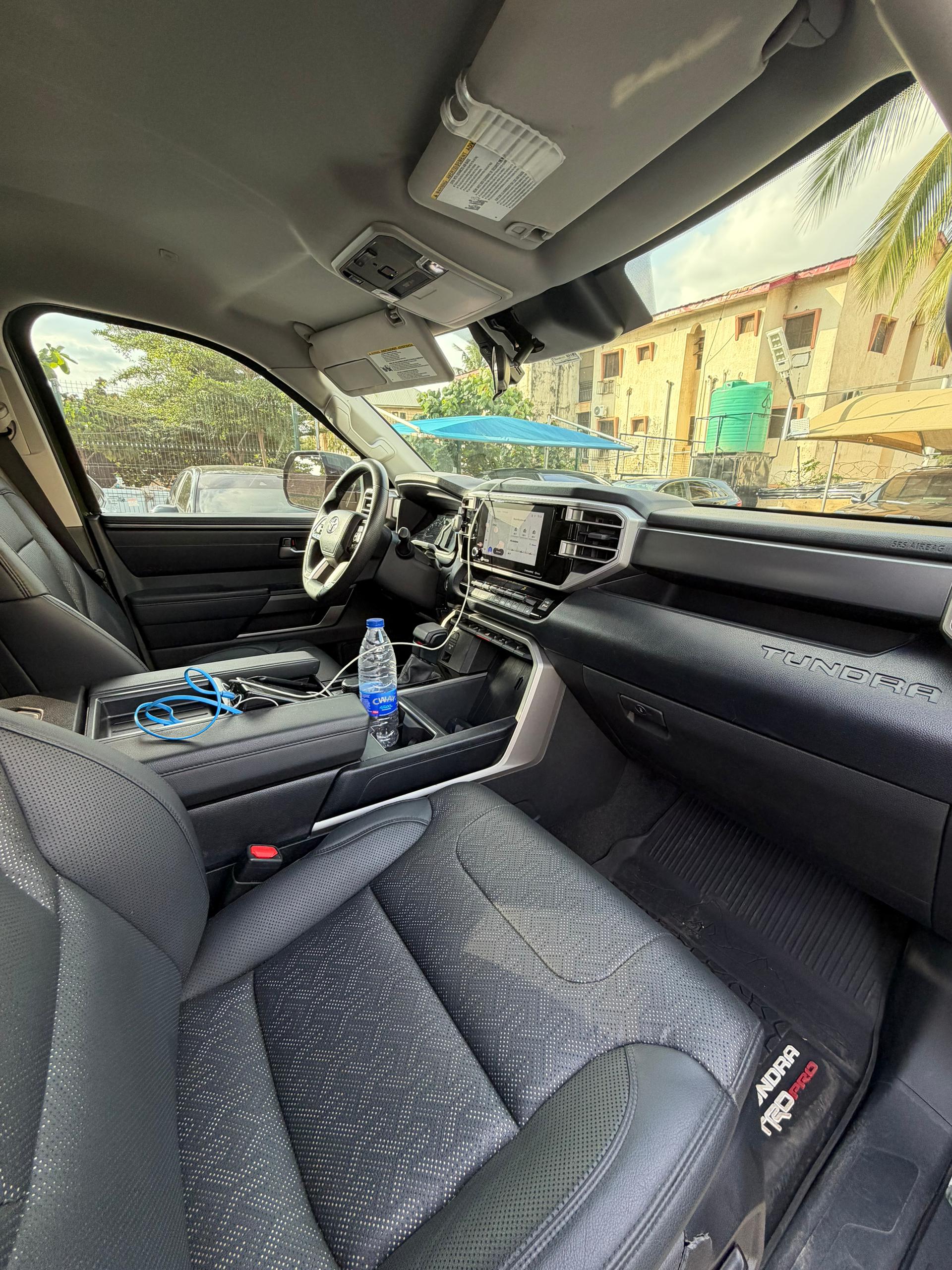 
								FOREIGN USED 2023 TOYOTA TUNDRA full									