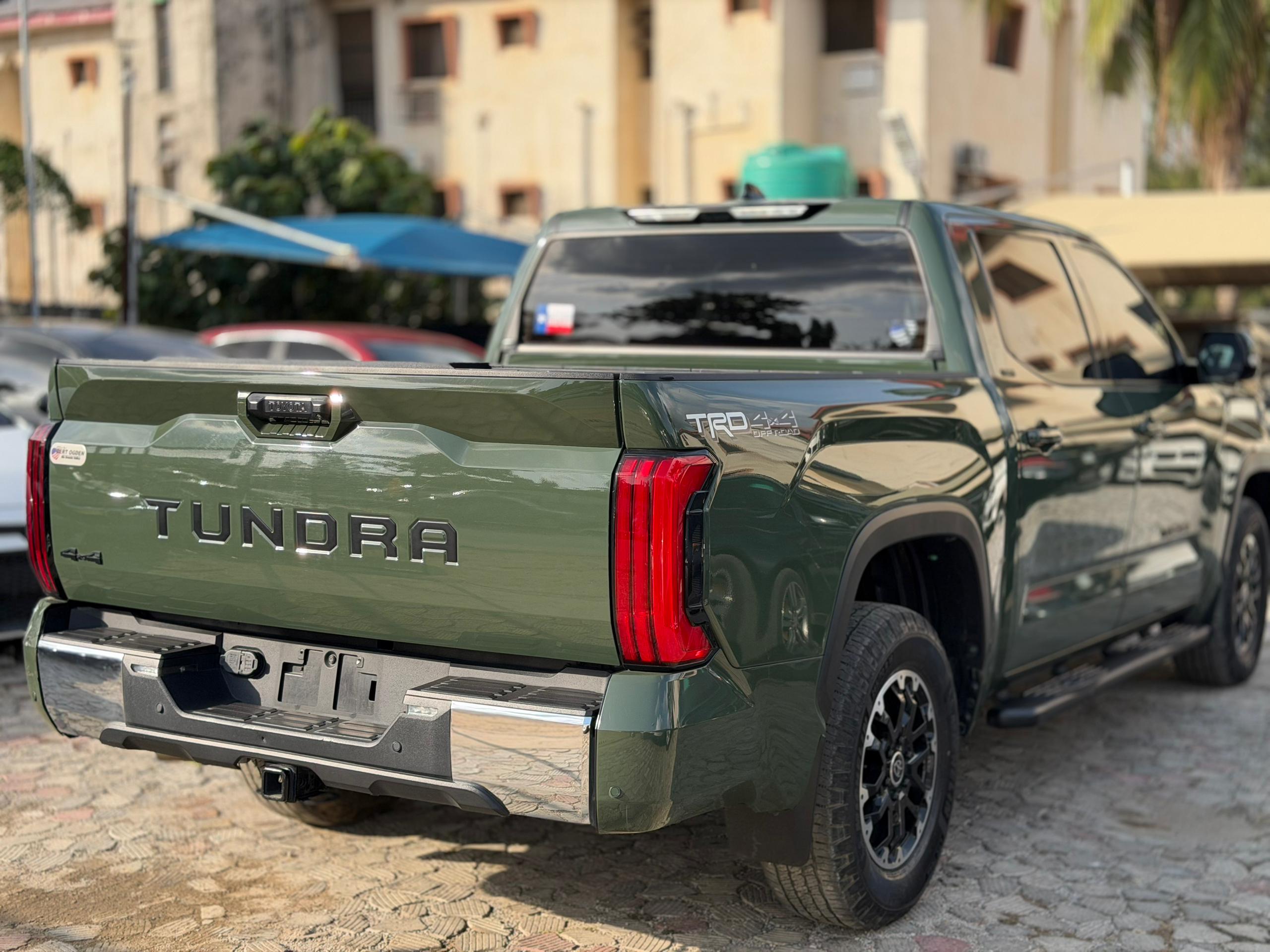 
								FOREIGN USED 2023 TOYOTA TUNDRA full									
