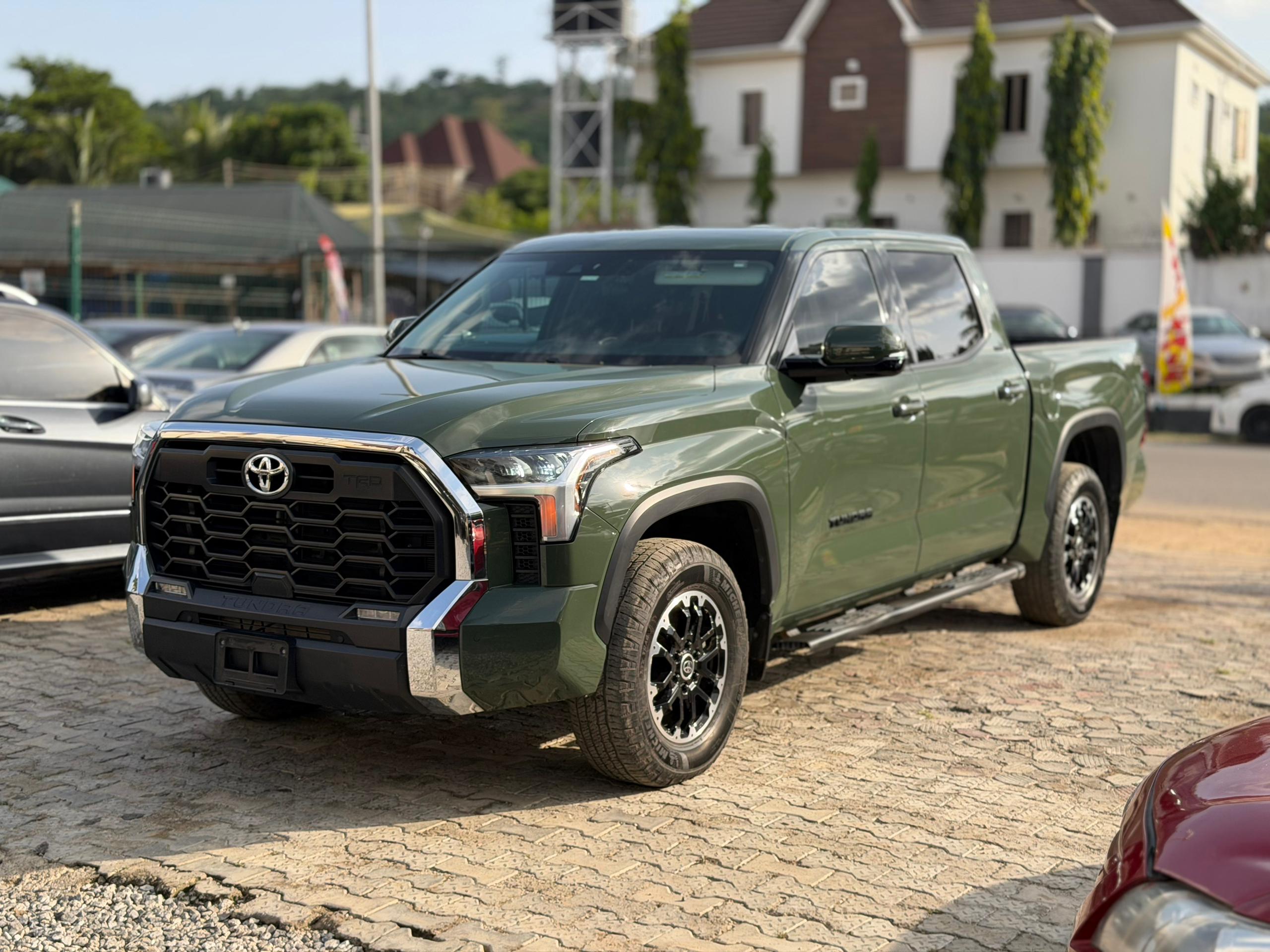
								FOREIGN USED 2023 TOYOTA TUNDRA full									