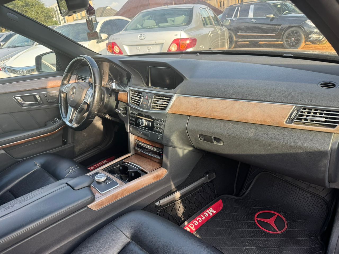 
								Mercedes Benz E350 (2011 model) full									