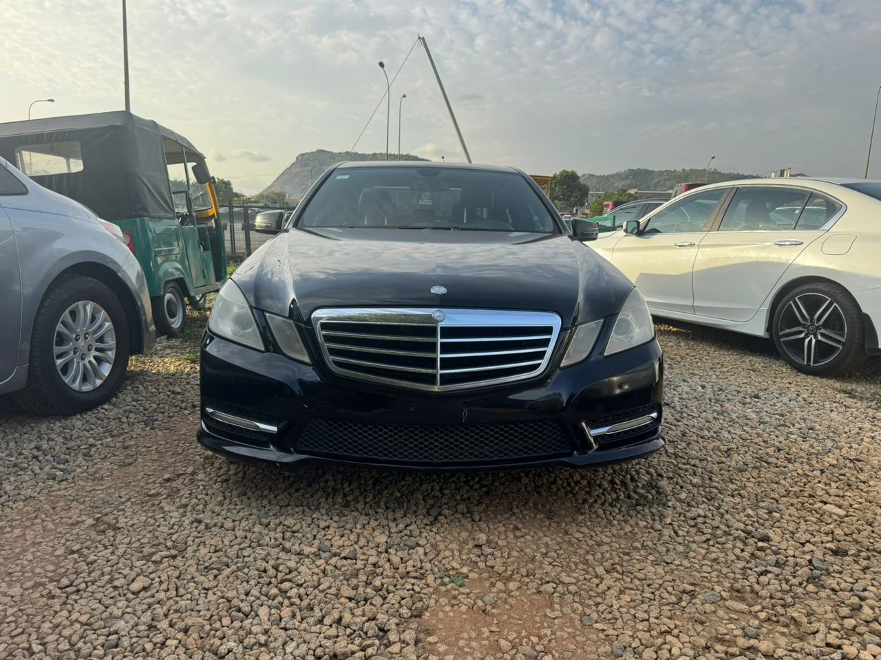 
								Mercedes Benz E350 (2011 model) full									