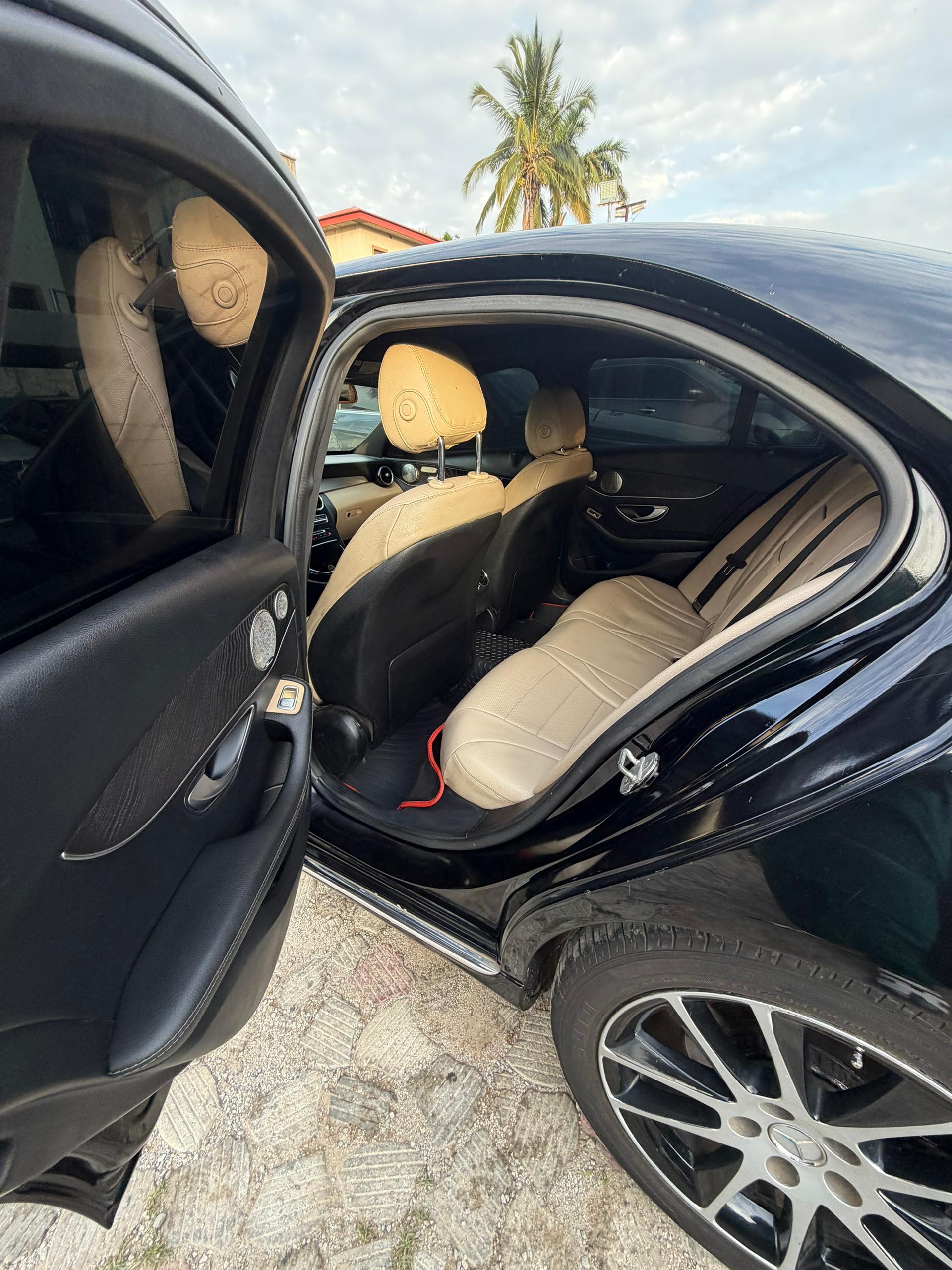 
								2015 MERCEDES-BENZ C300 full									