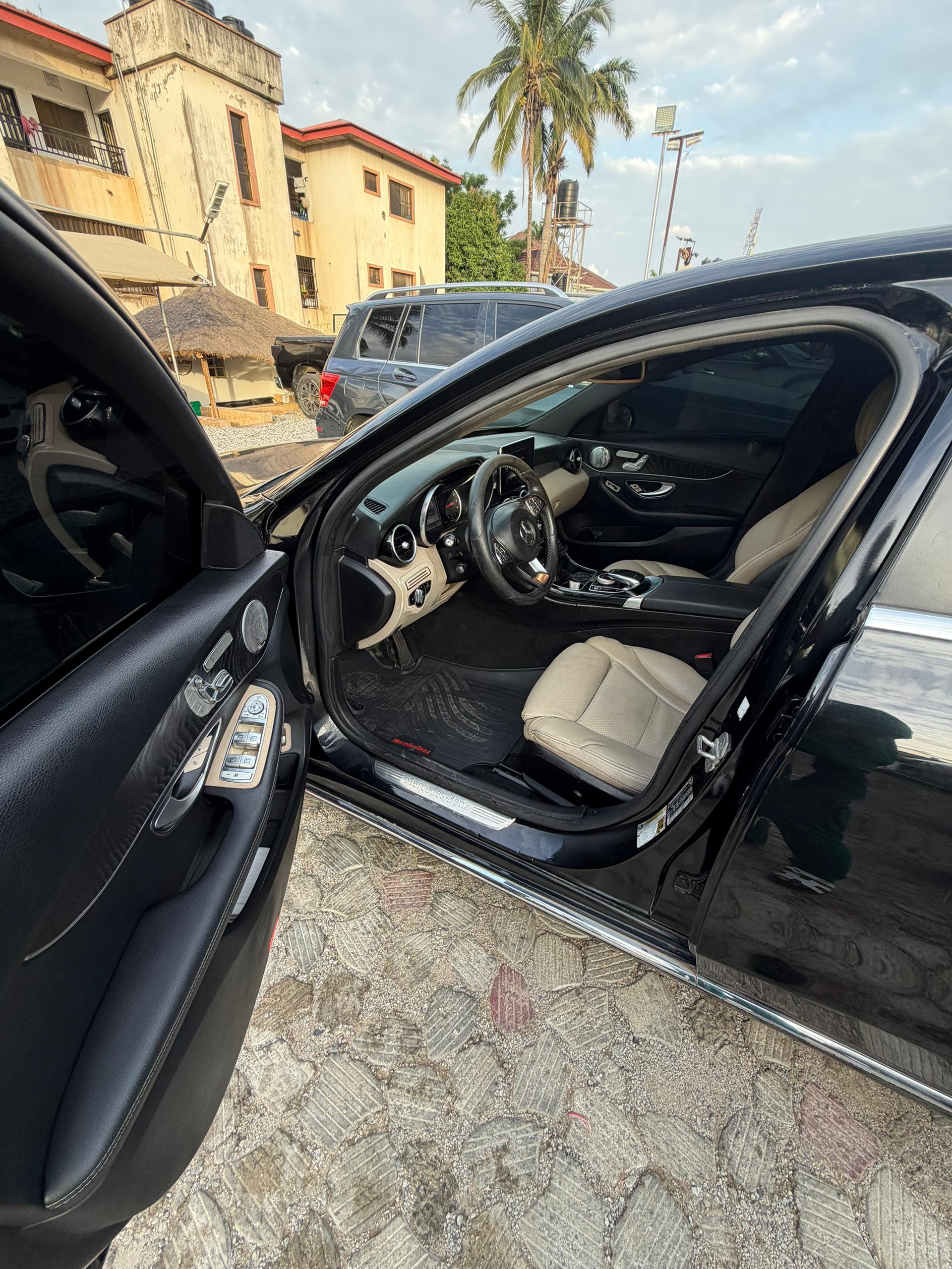 
								2015 MERCEDES-BENZ C300 full									