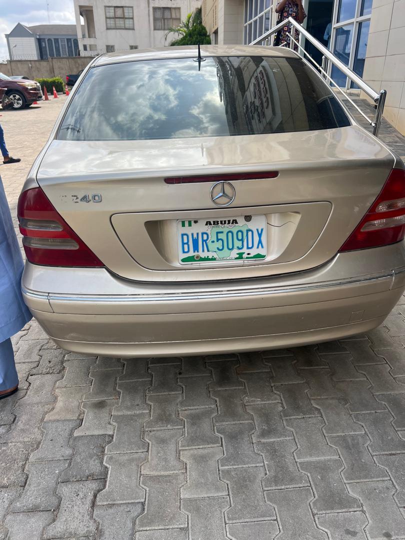 
								Mercedes Benz C240 2005 full									