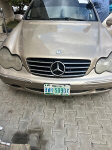 Mercedes Benz C240 2005