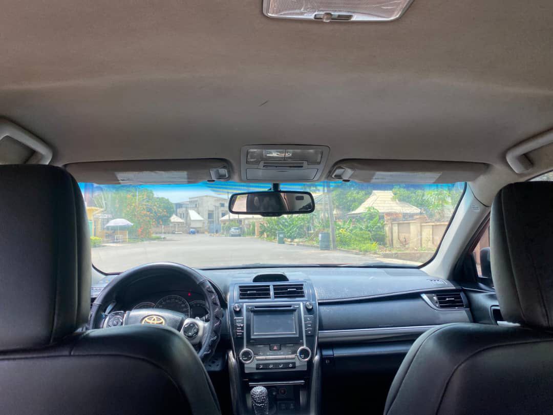 
								2012 Toyota Camry full									