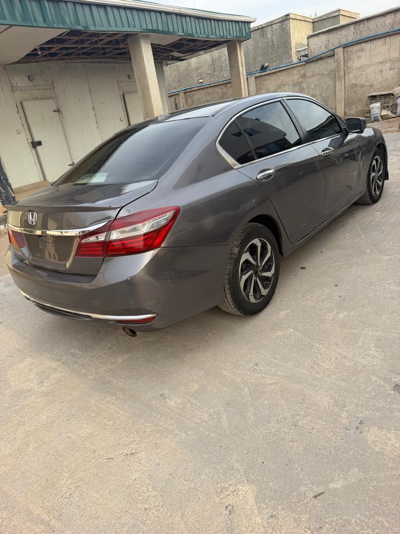 
								2014 Honda Accord full									