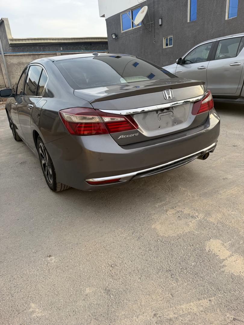
								2014 Honda Accord full									