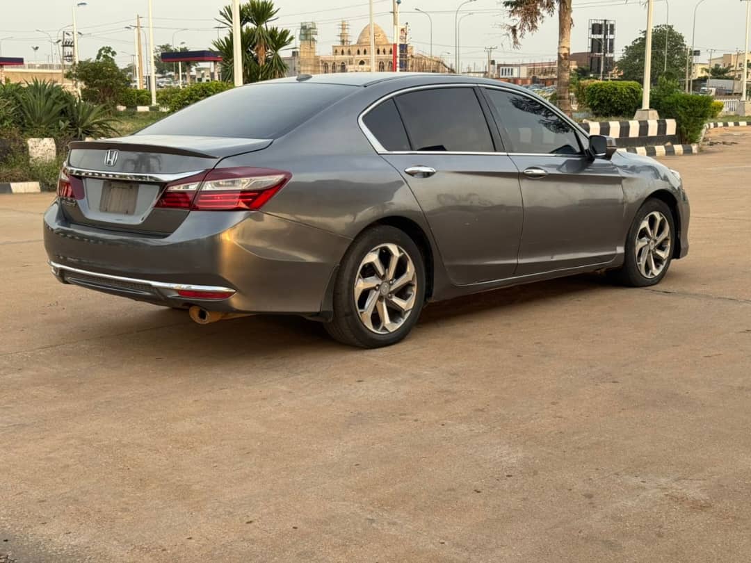 
								2016 Honda accord full									