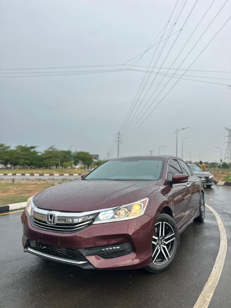 
								Good Deal‼️‼️‼️ Carefully Used (Unregistered) 2017 on belt Honda Accord (Sport) car is in pristine condition (Nothing To Fix) with original duty going for just 13.5m with our sambo Lugbe Abuja📍 ZERO CHAIN DEAL full									