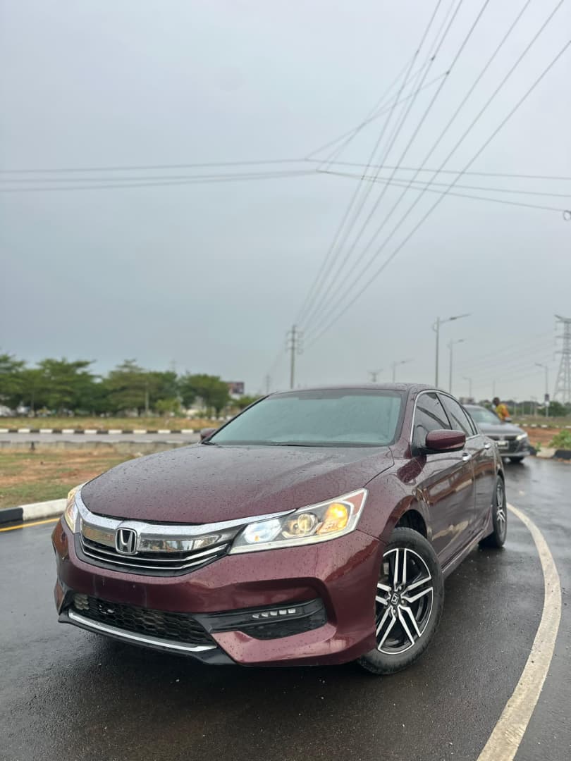 
								Good Deal‼️‼️‼️ Carefully Used (Unregistered) 2017 on belt Honda Accord (Sport) car is in pristine condition (Nothing To Fix) with original duty going for just 13.5m with our sambo Lugbe Abuja📍 ZERO CHAIN DEAL full									