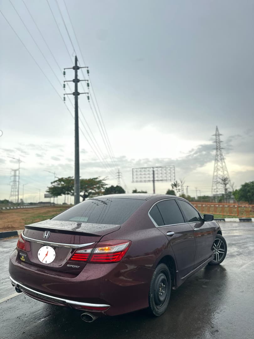 
								Good Deal‼️‼️‼️ Carefully Used (Unregistered) 2017 on belt Honda Accord (Sport) car is in pristine condition (Nothing To Fix) with original duty going for just 13.5m with our sambo Lugbe Abuja📍 ZERO CHAIN DEAL full									
