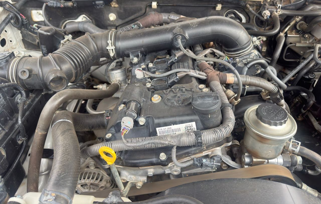 
								NEATLY USED 2019 BOUGHT BRAND NEW TOYOTA HILUX AUTOMATIC TRANSMISSION NO DUTY GOING FOR 42M ABUJA DEAL full									