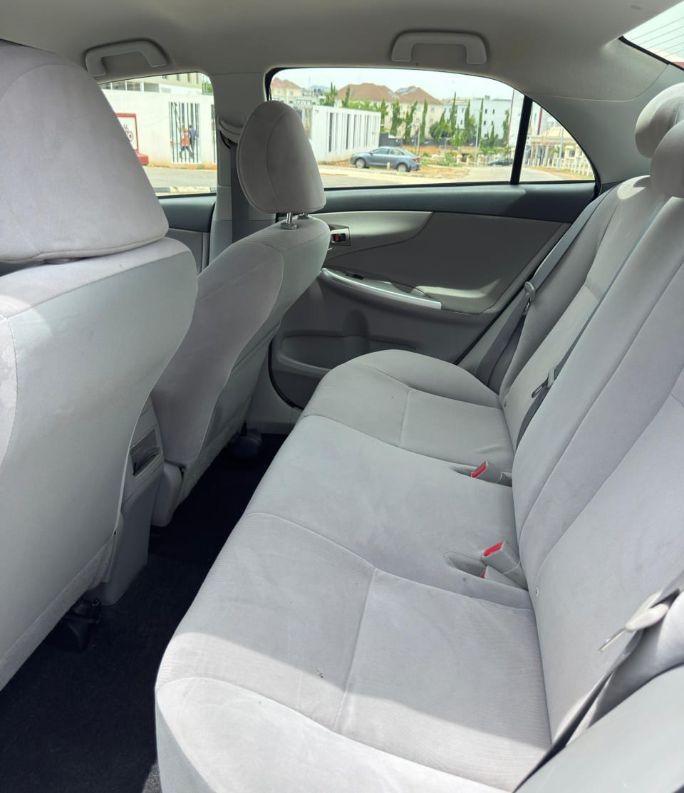 
								FOREIGN USED 2012 TOYOTA COROLLA LE NOTHING TO FIX WITH ORIGINAL CUSTOM DUTY FULLY PAID GOING FOR 11.5M ABUJA DEAL full									