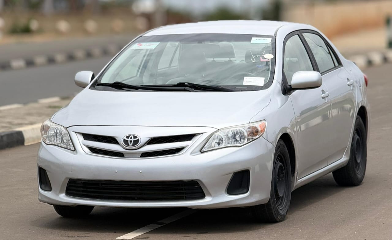 
								FOREIGN USED 2012 TOYOTA COROLLA LE NOTHING TO FIX WITH ORIGINAL CUSTOM DUTY FULLY PAID GOING FOR 11.5M ABUJA DEAL full									