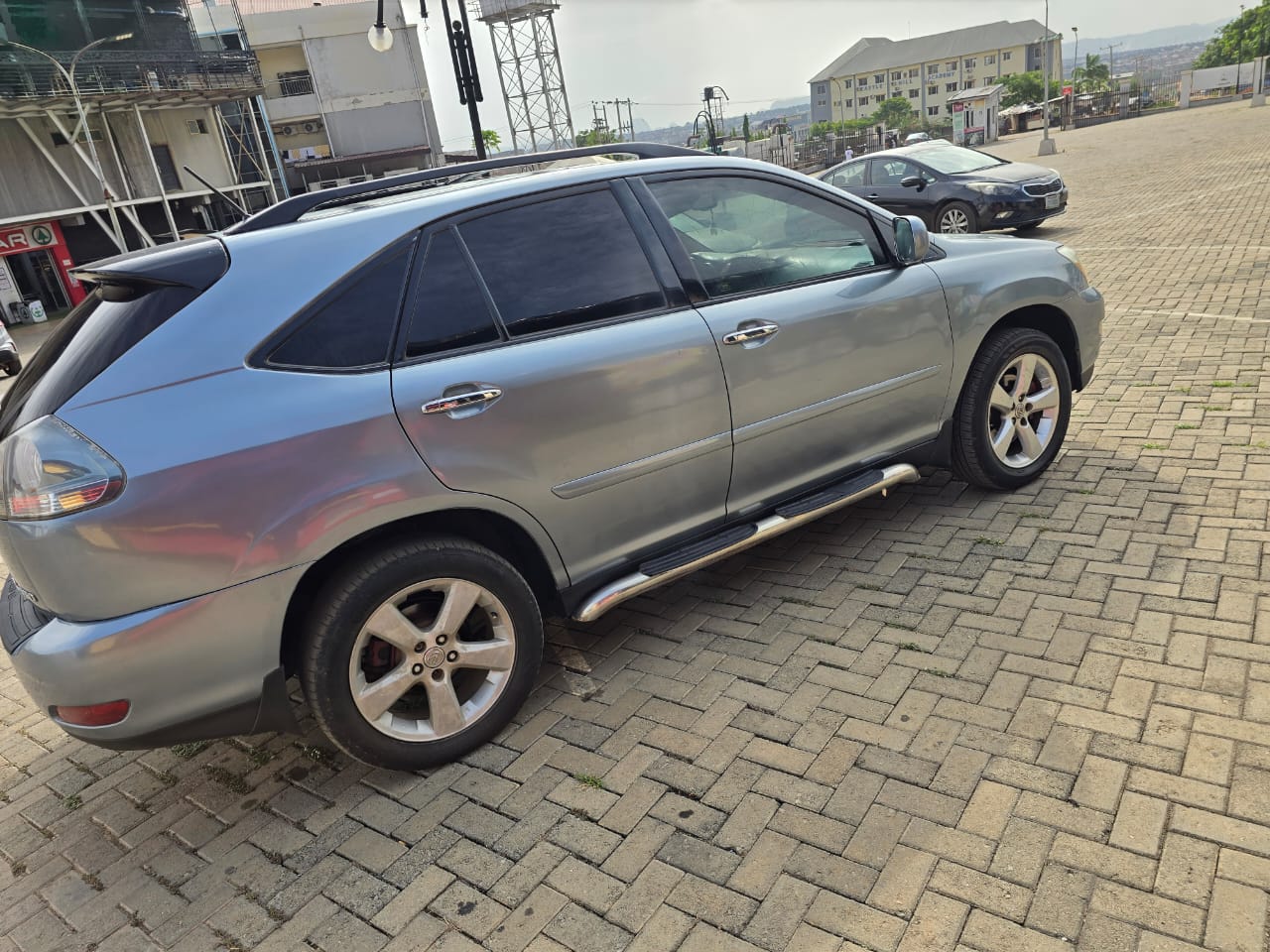 
								Extremely clean RX350 2008 with untermperd engine and gear  7.5m abujadeal full									