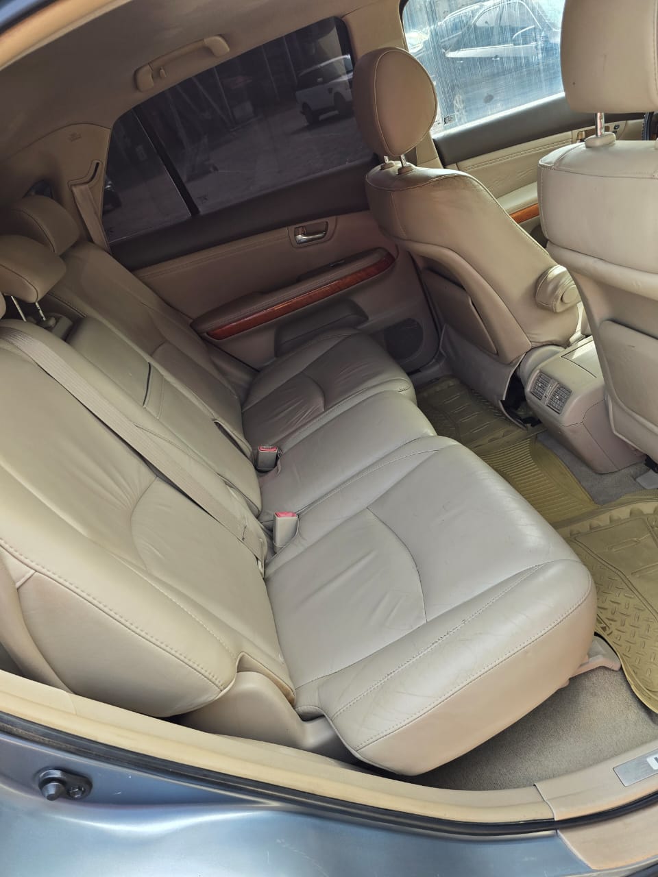 
								Extremely clean RX350 2008 with untermperd engine and gear  7.5m abujadeal full									