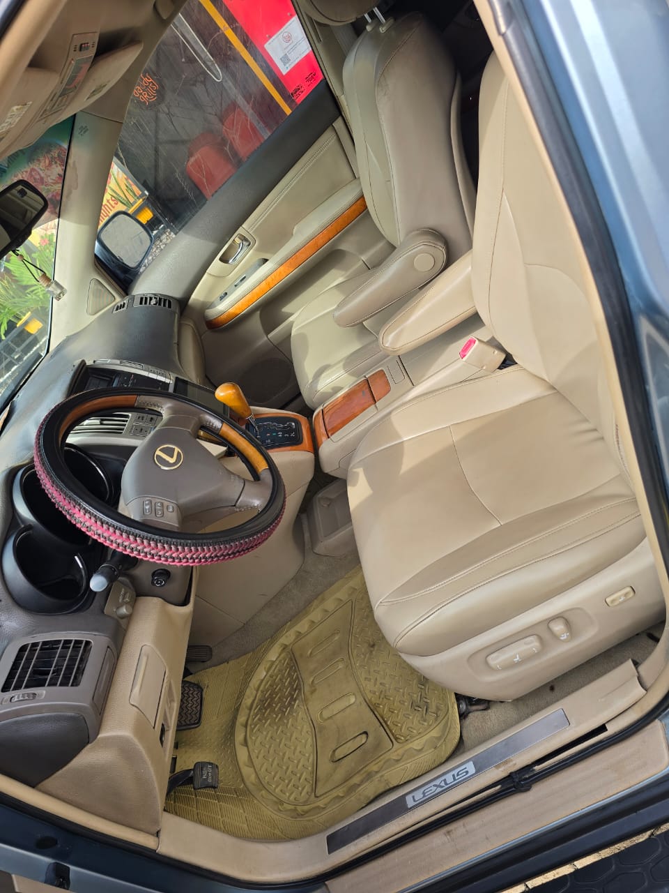 
								Extremely clean RX350 2008 with untermperd engine and gear  7.5m abujadeal full									