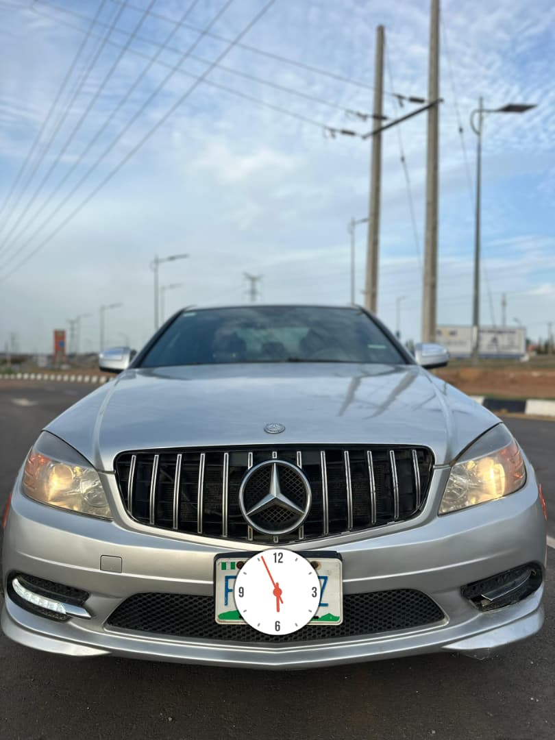 
								Giveaway Deal‼️‼️‼️ (160K Mileage) Grade A Carefully Used 2011/12 Mbenz C300 car is in pristine condition buy and drive (Key Entry & Sunroof) with duty going for just 6.7m Net with our sambo with me Lugbe Abuja📍 ZERO CHAIN DEAL full									