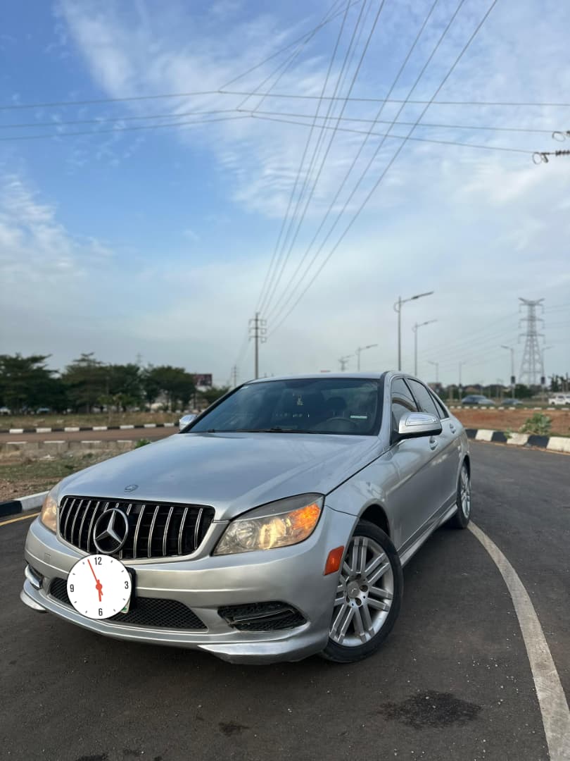 
								Giveaway Deal‼️‼️‼️ (160K Mileage) Grade A Carefully Used 2011/12 Mbenz C300 car is in pristine condition buy and drive (Key Entry & Sunroof) with duty going for just 6.7m Net with our sambo with me Lugbe Abuja📍 ZERO CHAIN DEAL full									