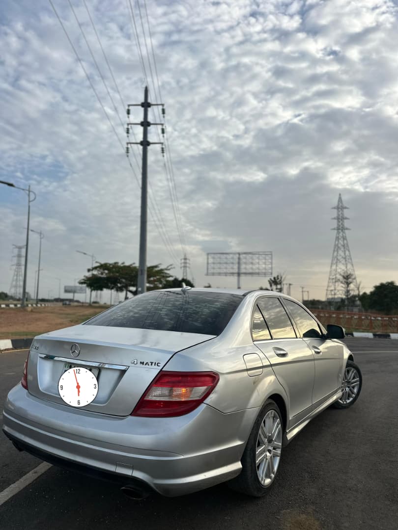 
								Giveaway Deal‼️‼️‼️ (160K Mileage) Grade A Carefully Used 2011/12 Mbenz C300 car is in pristine condition buy and drive (Key Entry & Sunroof) with duty going for just 6.7m Net with our sambo with me Lugbe Abuja📍 ZERO CHAIN DEAL full									