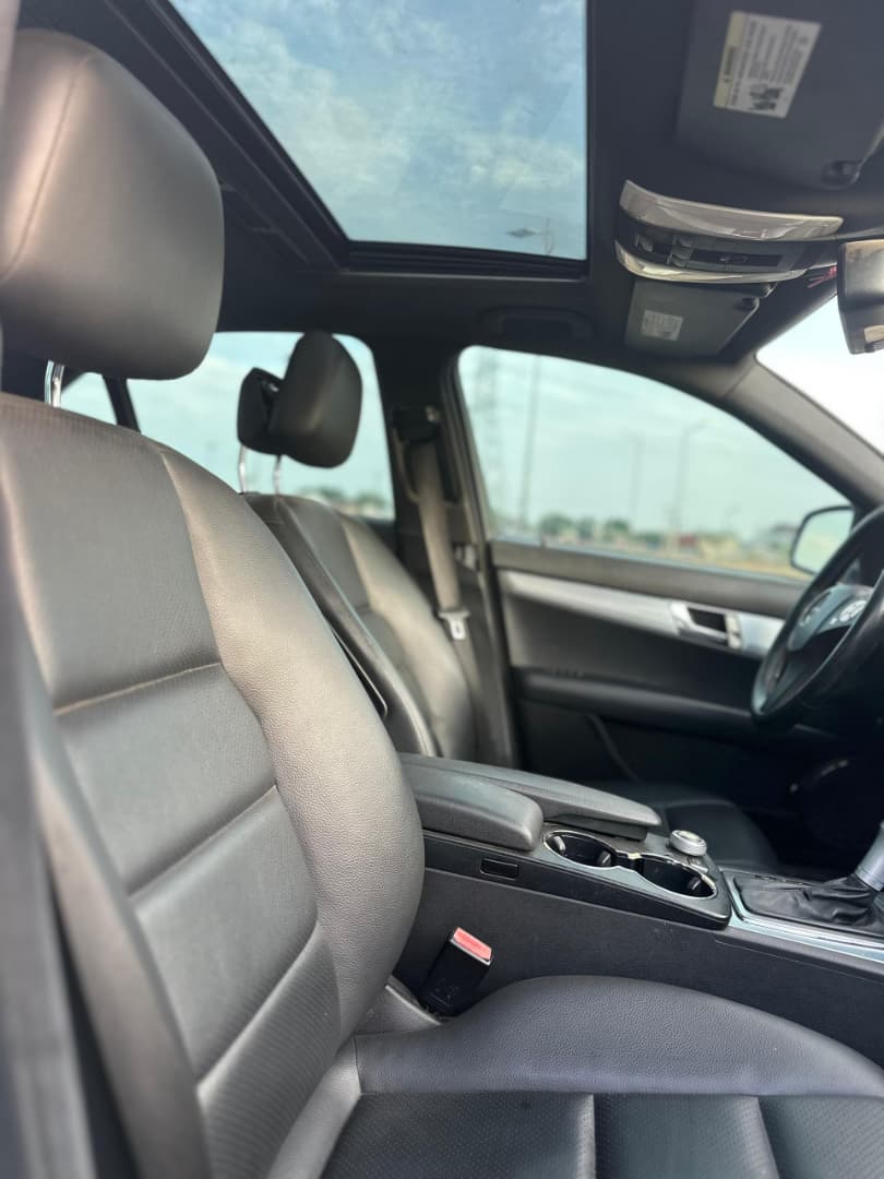 
								Giveaway Deal‼️‼️‼️ (160K Mileage) Grade A Carefully Used 2011/12 Mbenz C300 car is in pristine condition buy and drive (Key Entry & Sunroof) with duty going for just 6.7m Net with our sambo with me Lugbe Abuja📍 ZERO CHAIN DEAL full									