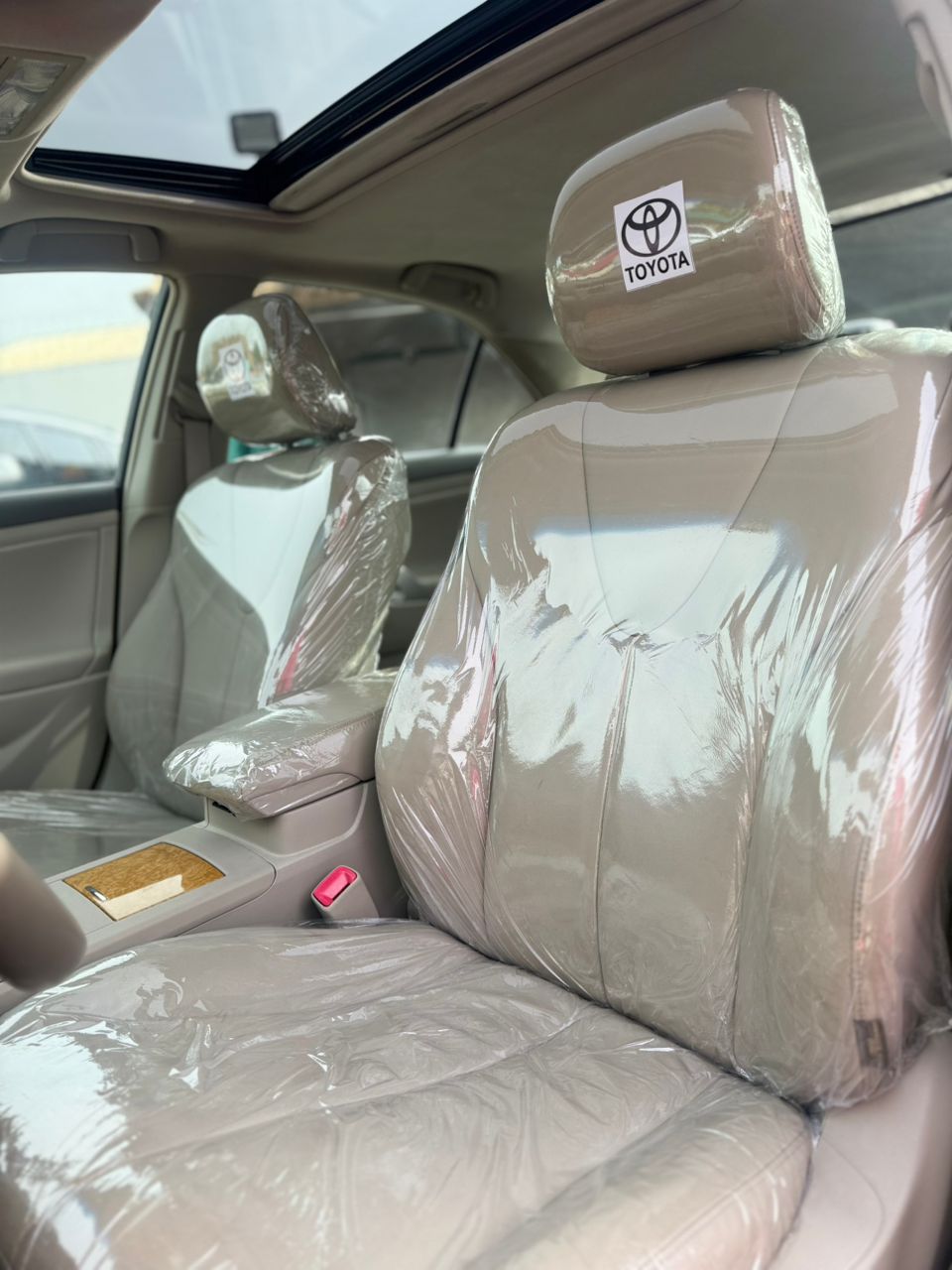 
								Foreign used 2008 Toyota Camry XLE   BUY AND TRAVEL  WITH FULL CUSTOM DUTY PAID  THUMB START  SUN ROOF  GOING FOR 10.5m  Location Abuja Gwarimpa full									