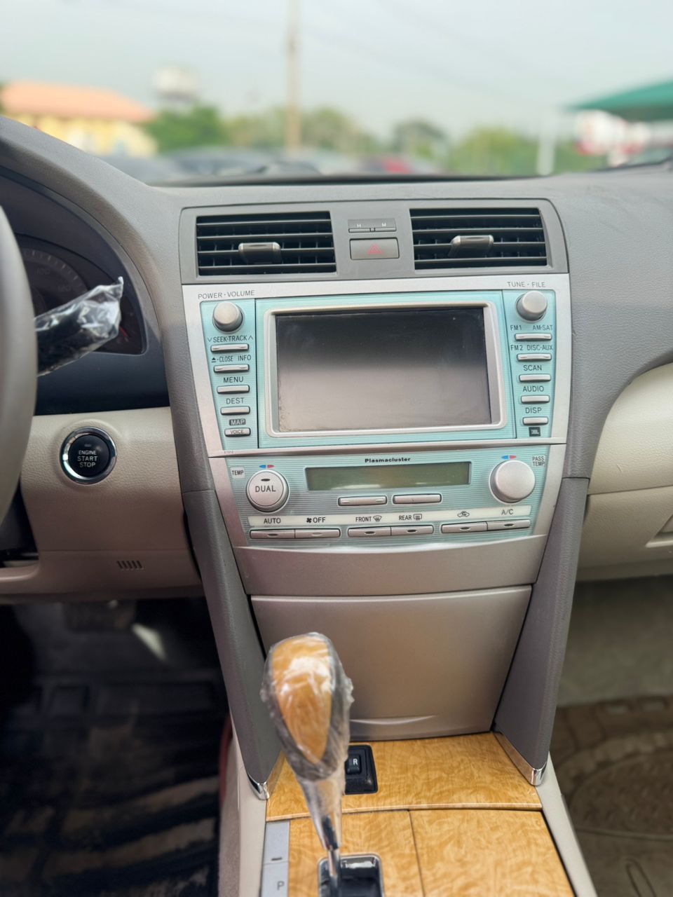 
								Foreign used 2008 Toyota Camry XLE   BUY AND TRAVEL  WITH FULL CUSTOM DUTY PAID  THUMB START  SUN ROOF  GOING FOR 10.5m  Location Abuja Gwarimpa full									