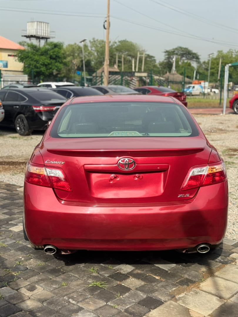 
								Foreign used 2008 Toyota Camry XLE   BUY AND TRAVEL  WITH FULL CUSTOM DUTY PAID  THUMB START  SUN ROOF  GOING FOR 10.5m  Location Abuja Gwarimpa full									