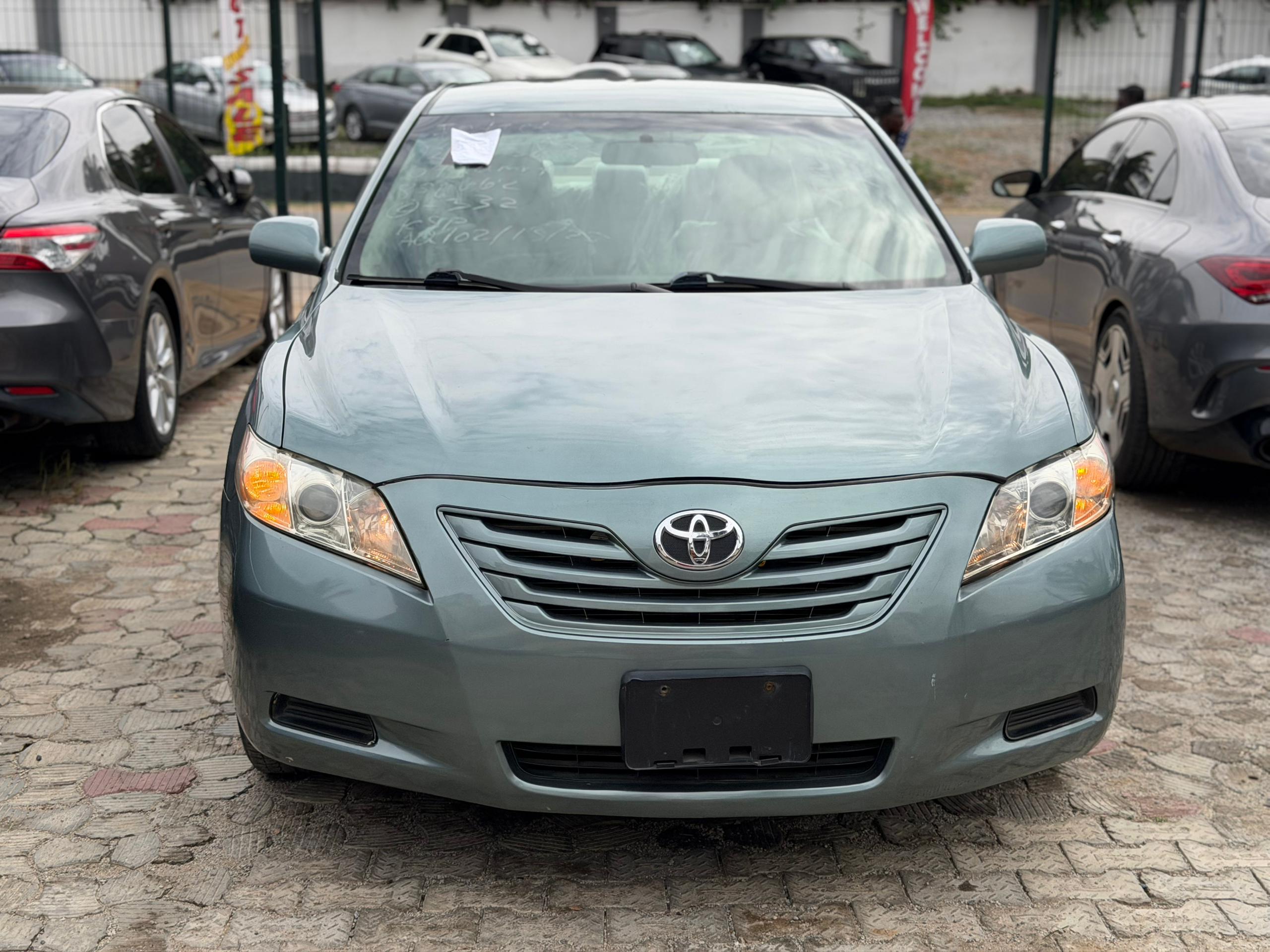 
								Toyota Camry full									