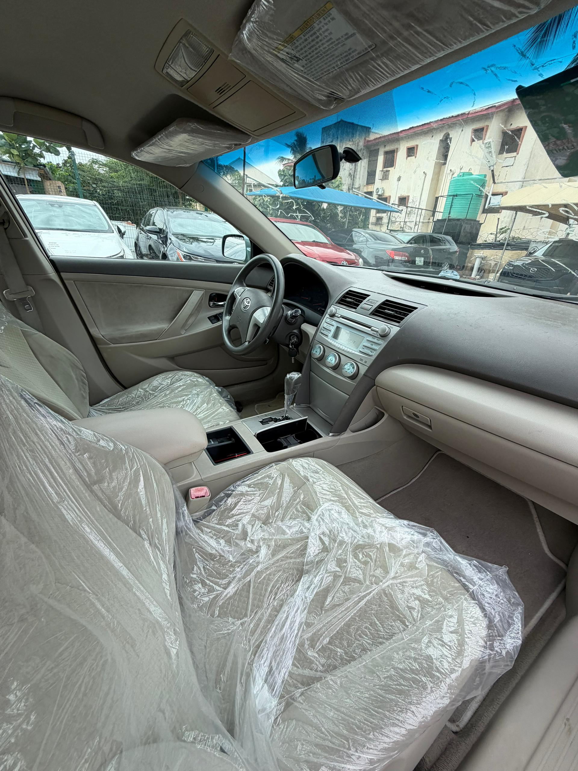 
								Toyota Camry full									