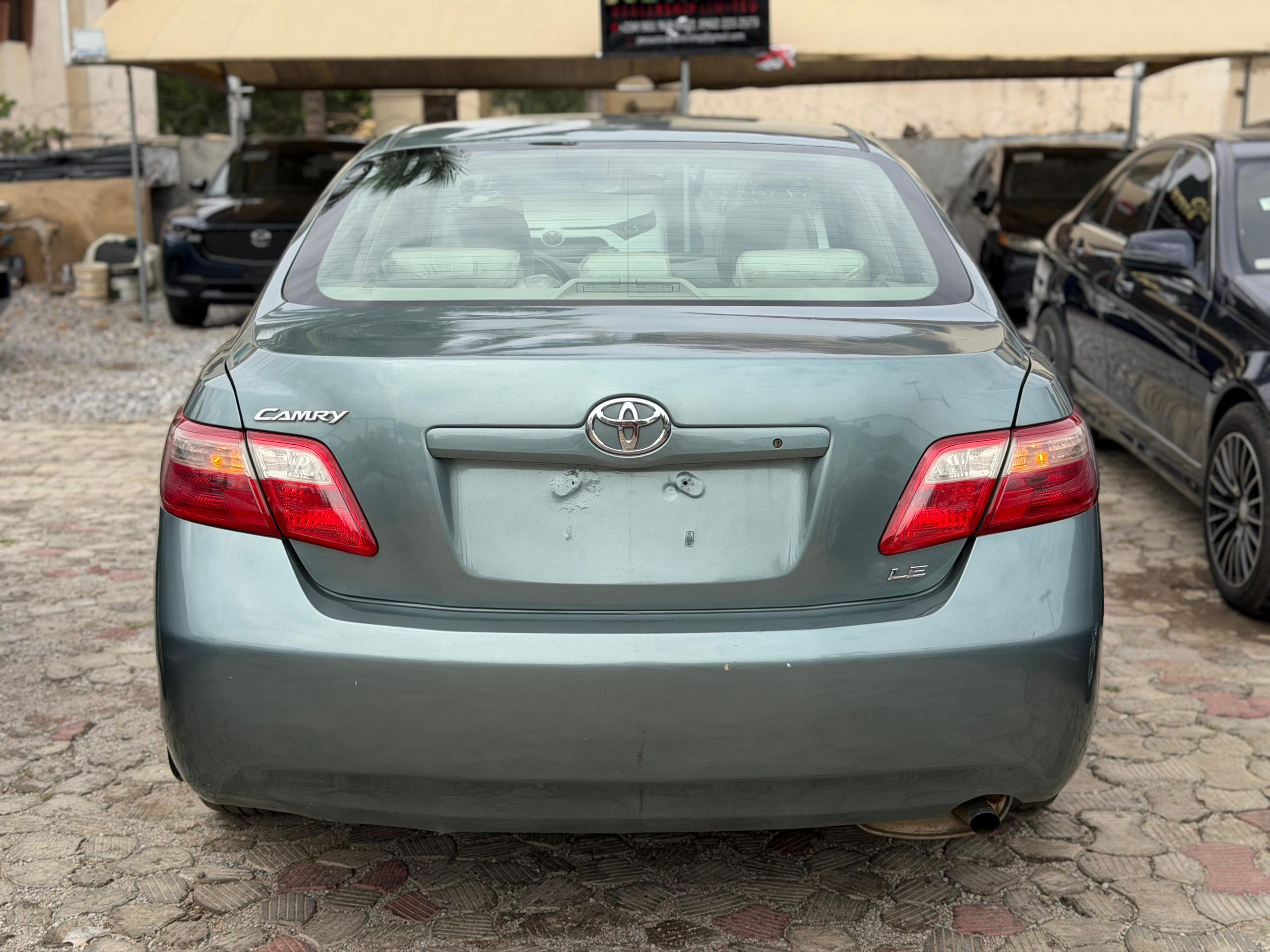 
								Toyota Camry full									