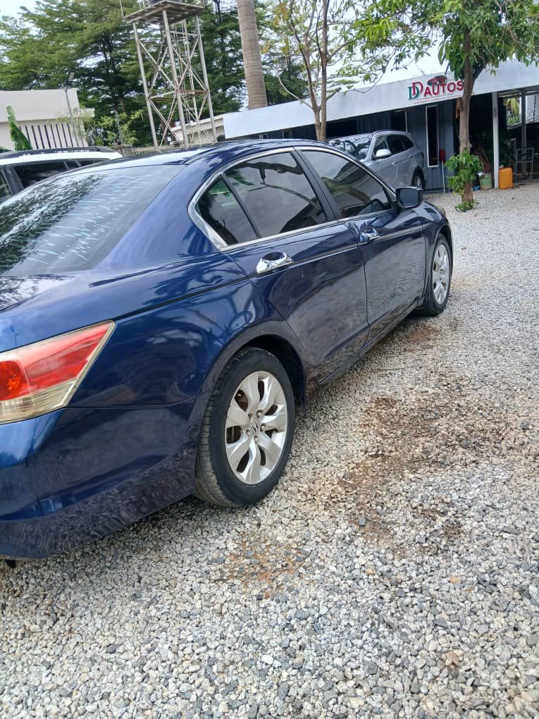 
								Extremely Clean used Honda Accord 2008 EX for just 5.8m Abuja S. Hilux full									