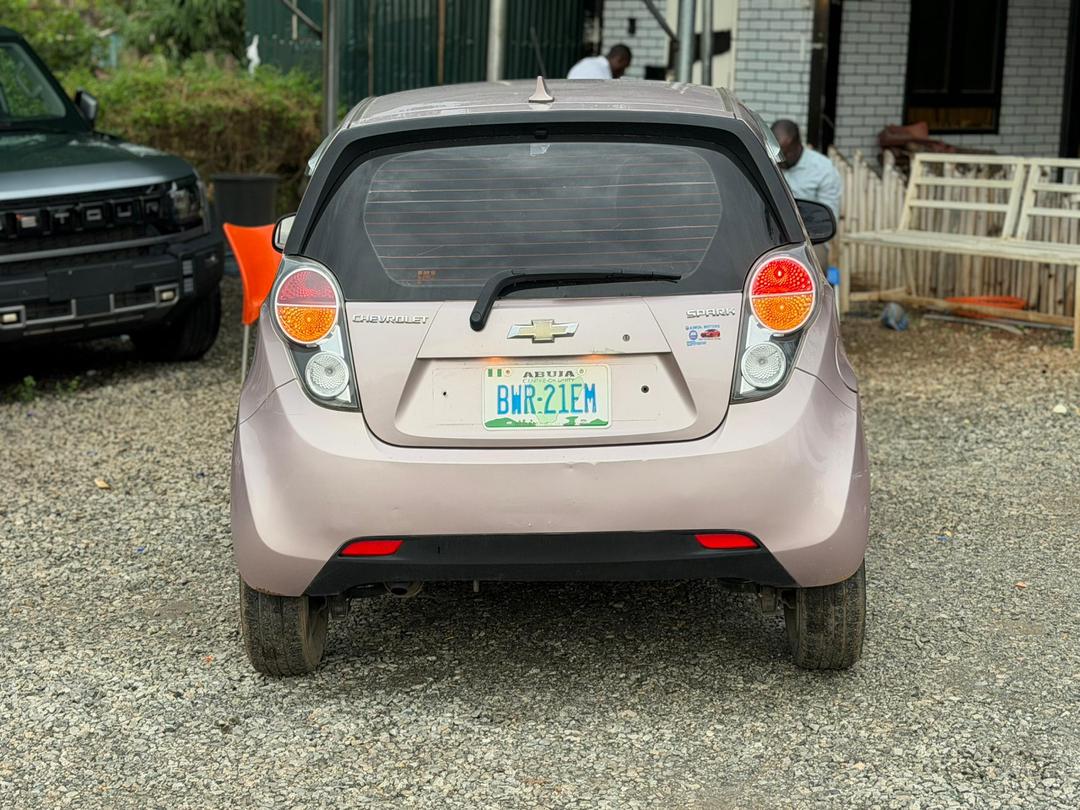 
								On Distress few months used Chevrolet spark  2011 for 5.8m Abuja full									