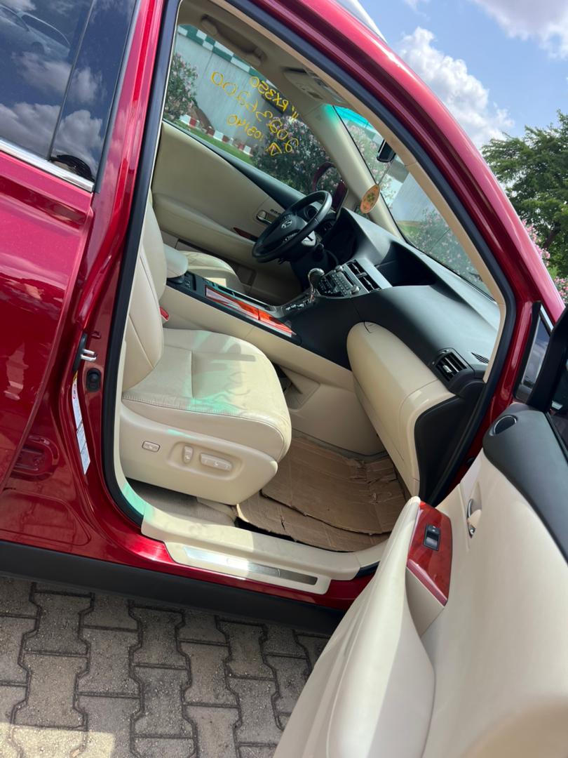 
								BELGIUM ESCAPED LEXUS RX350 2015 MODEL JUST LIKE BELGIUM 🇧🇪 UNTOUCHED ENGINE AND GEAR ⚙️ INDOMI INTACT GOING FOR 17M ABUJA DEAL full									
