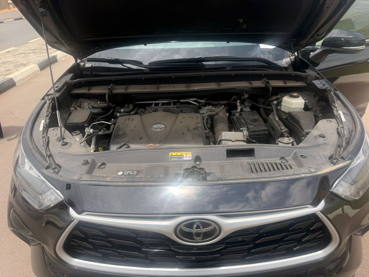 
								FOREIGN USED 2021 TOYOTA HIGHLANDER IN PREMIUM CONDITION, UNTOUCHED SYSTEM, ACCIDENT FREE WITH ORIGINAL CUSTOM DUTY full									