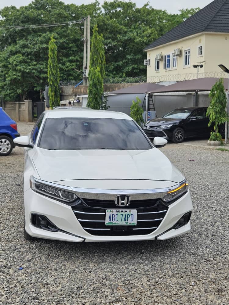
								Honda accord 2018 model available for inspection and payment going for 17m only accident free full									