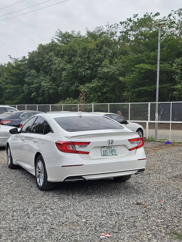 
								Honda accord 2018 model available for inspection and payment going for 17m only accident free full									